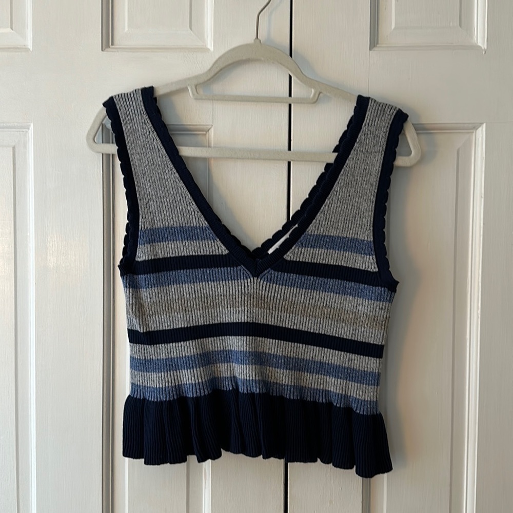 BCBGeneration Sweater Ruffle Peplum Tank | Medium